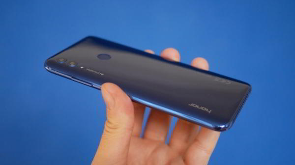 Обзор смартфона Huawei Honor 10 Lite: кандидат в преемники