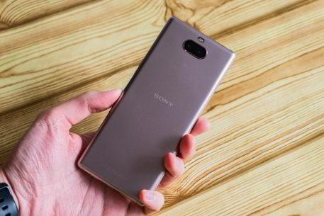 Обзор Sony Xperia 10 - самобытный среднебюджетник с экраном 21:9
