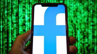 Facebook будет выспрашивал в суд на ЕС-США, передает данные