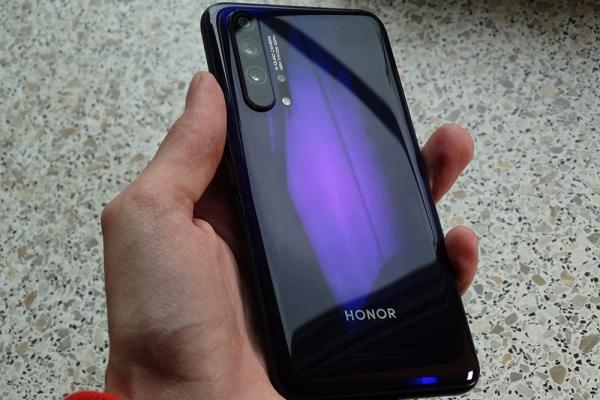Обзор Honor 20 Pro: мощный камерофон, который хотел стать максимально бюджетным